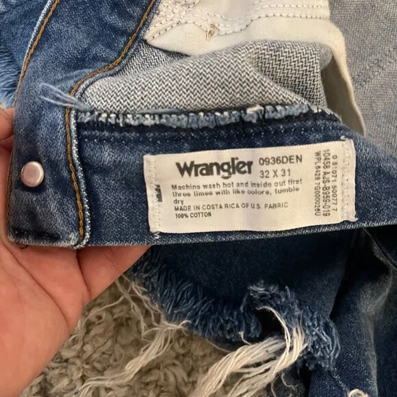 Y2K Wrangler Cutoff Denim Shorts Women’s 8/10 Raw Hem - Picture 3 of 7